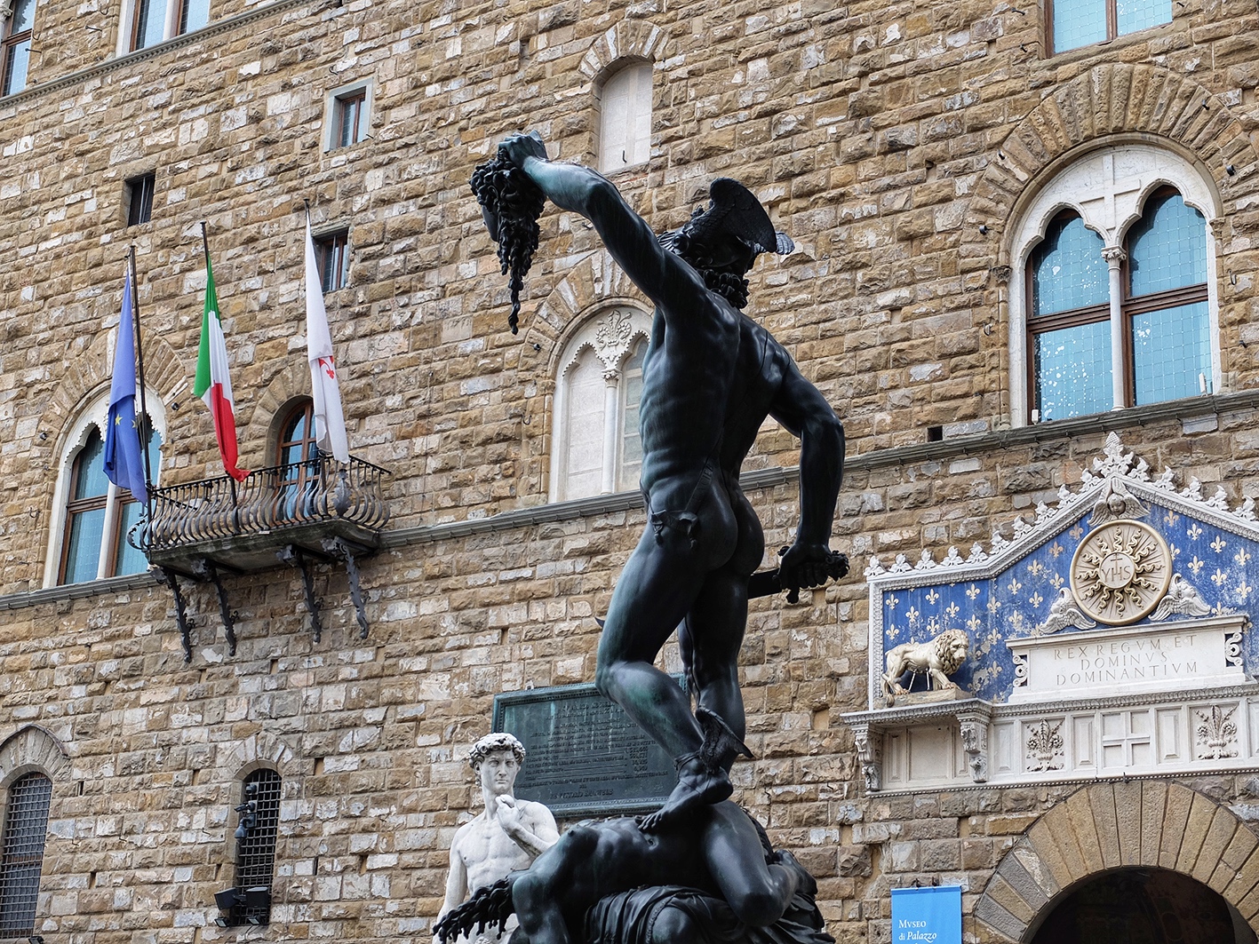 Firenze segreta, l'autoritratto di Cellini sulla statua del Perseo 